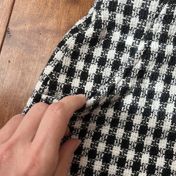 ZARA Black White Tweed Mini Skirt
short Plaid Size S - Picture 4 of 8